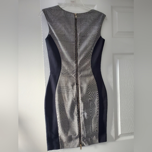 Marciano Beautiful Body-shape Dress - Picture 3 of 3